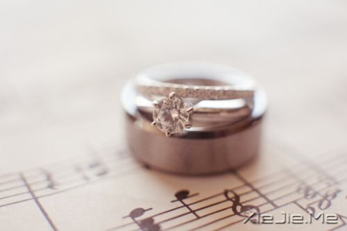 晚安心语:你可以说服所有人,却说服不了自己的心 (1)